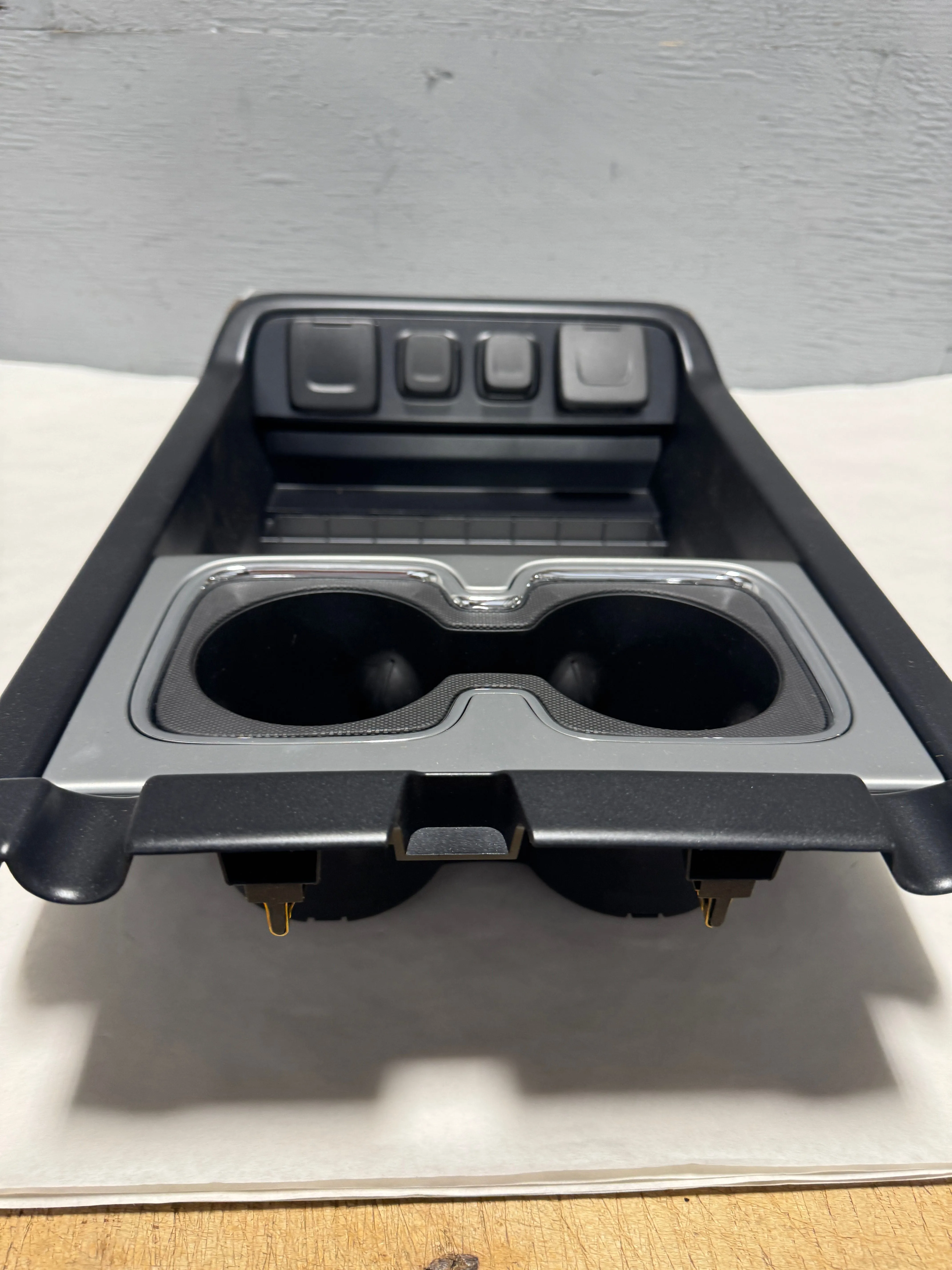 2016-2018 Silverado Sierra Mineral Caster Color Floor Console Trim Plate With 110 Plugs