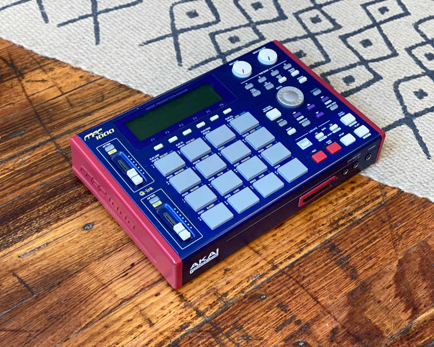 Akai MPC1000 MIDI Production Center - Blue & Red