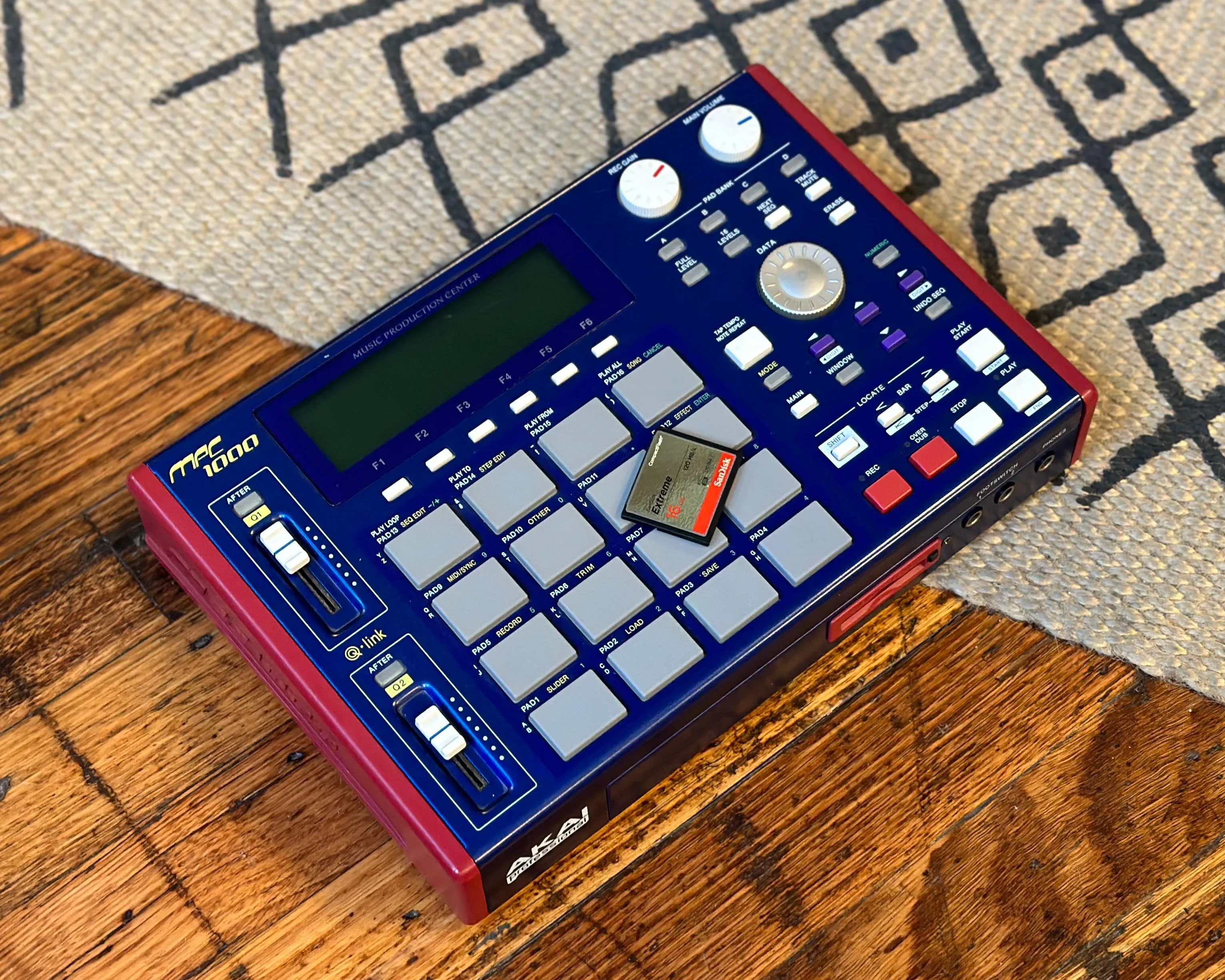 Akai MPC1000 MIDI Production Center - Blue & Red