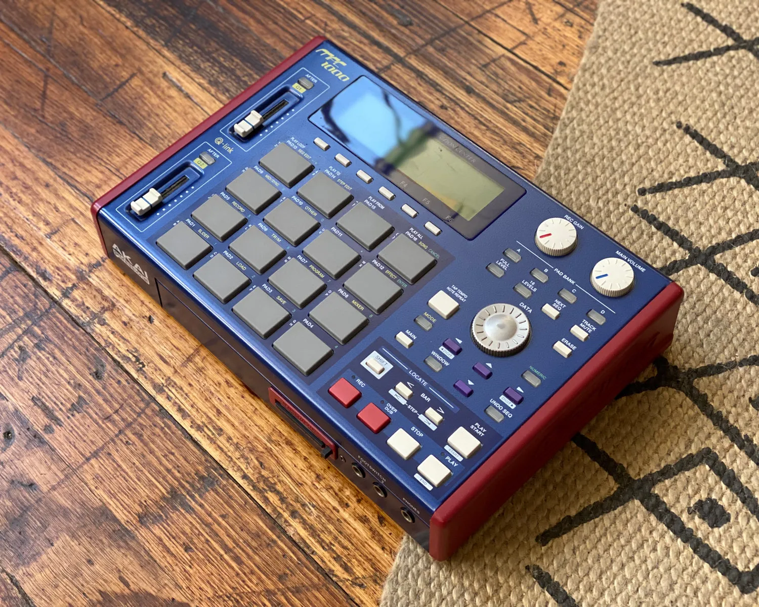 Akai MPC1000 MIDI Production Center - Blue & Red