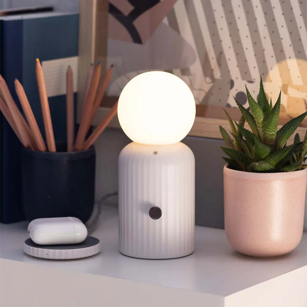 Lund London Wireless Lamp and Charger - White