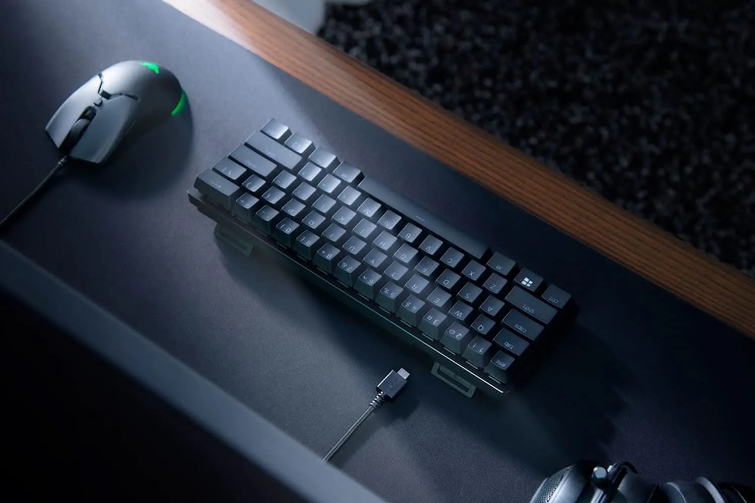 RAZER HUNTSMAN MINI PURPLE SWITCH GAMING KEYBOARD