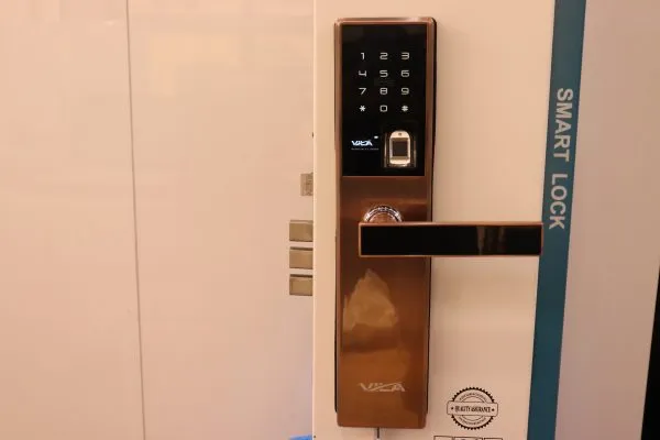 Vila Smart Lock Lock,Display screen,Keypad Digital,Biometric Fingerprint,IC Card,Mechanical key Unlock for Apartment Hotel Home Use. COLOR: (Antique copper brushed))